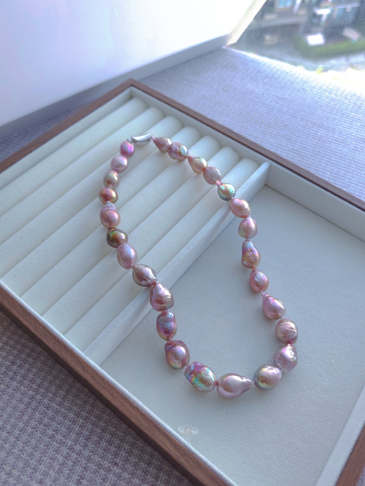 Creamy Pearl Necklace